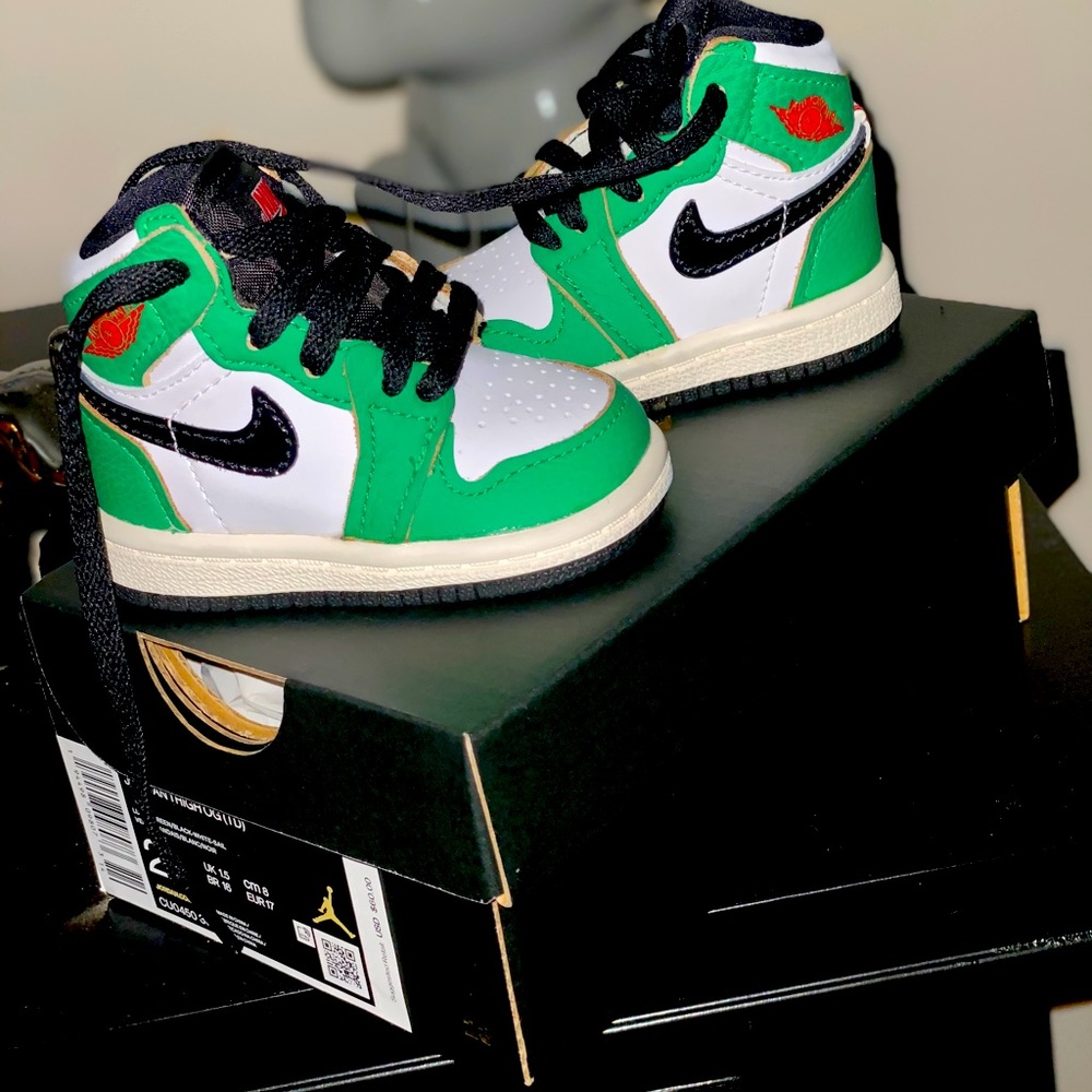❌SOLD❌ Jordan 1 Retro High Lucky Green (Toddler) Size 2